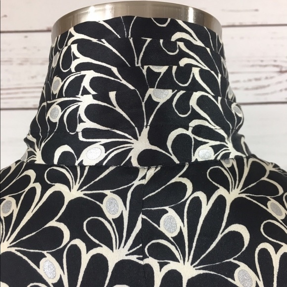 ❤️ Like New SILK Express Keyhole Blouse - Picture 7 of 8